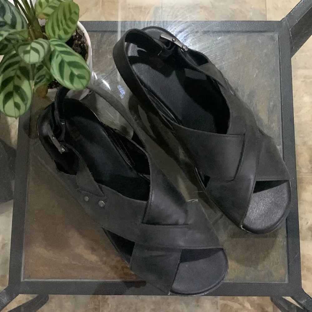 CAT (CATERPILLAR) Chunky Block Wood Heel Black Leather Slingback Sandals - Picture 7 of 12